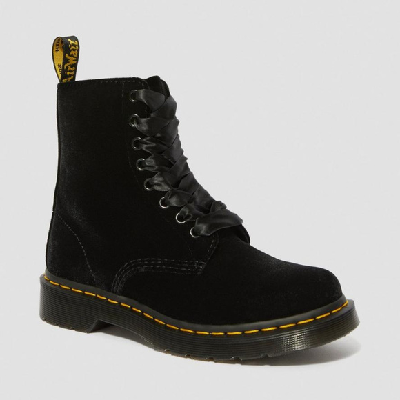 ISO Dr. Marten's 1460 PASCAL VELVET boots in Black - Picture 1 of 1